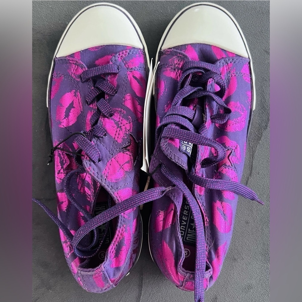 Converse Pink and Purple Kiss Low-Tops - Picture 2 of 9